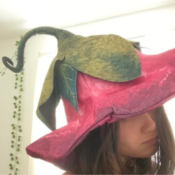 Fairy Flower Hat - Picture 7 of 9